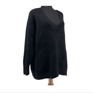 Aritzia merino wool chunky oversized knit sweater Acadia tennis v neck sz m